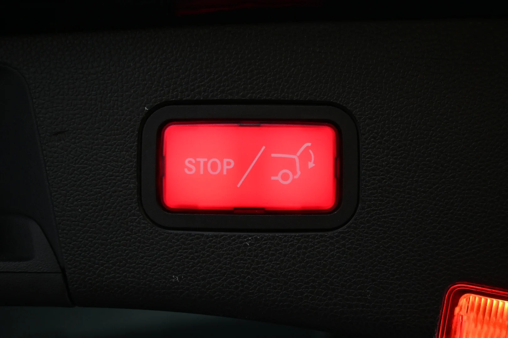 Car Image - 7fiaxOu3z0G1QMSdkim1NO