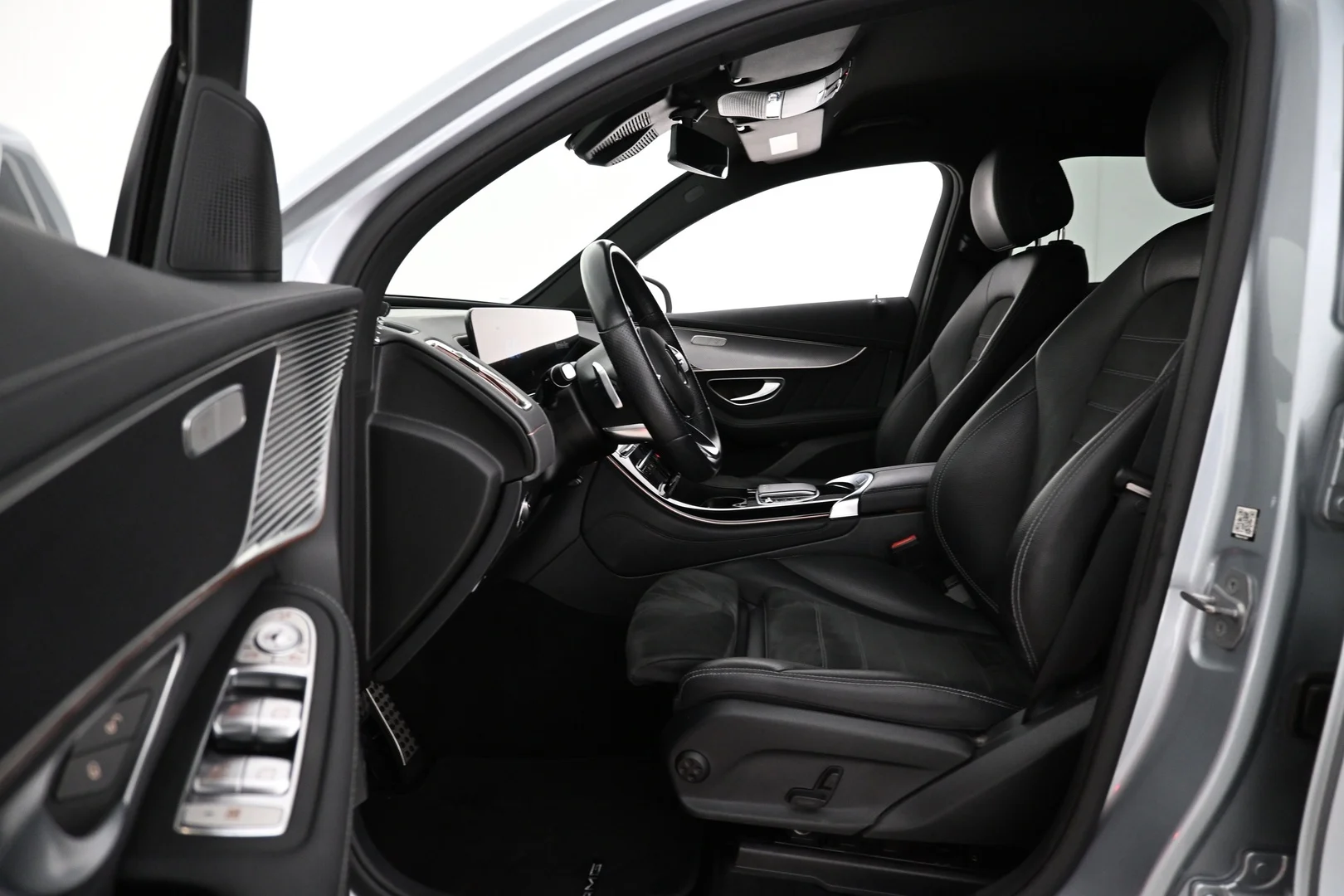 Car Image - UylbAMgni6VPaLYcQJA8q