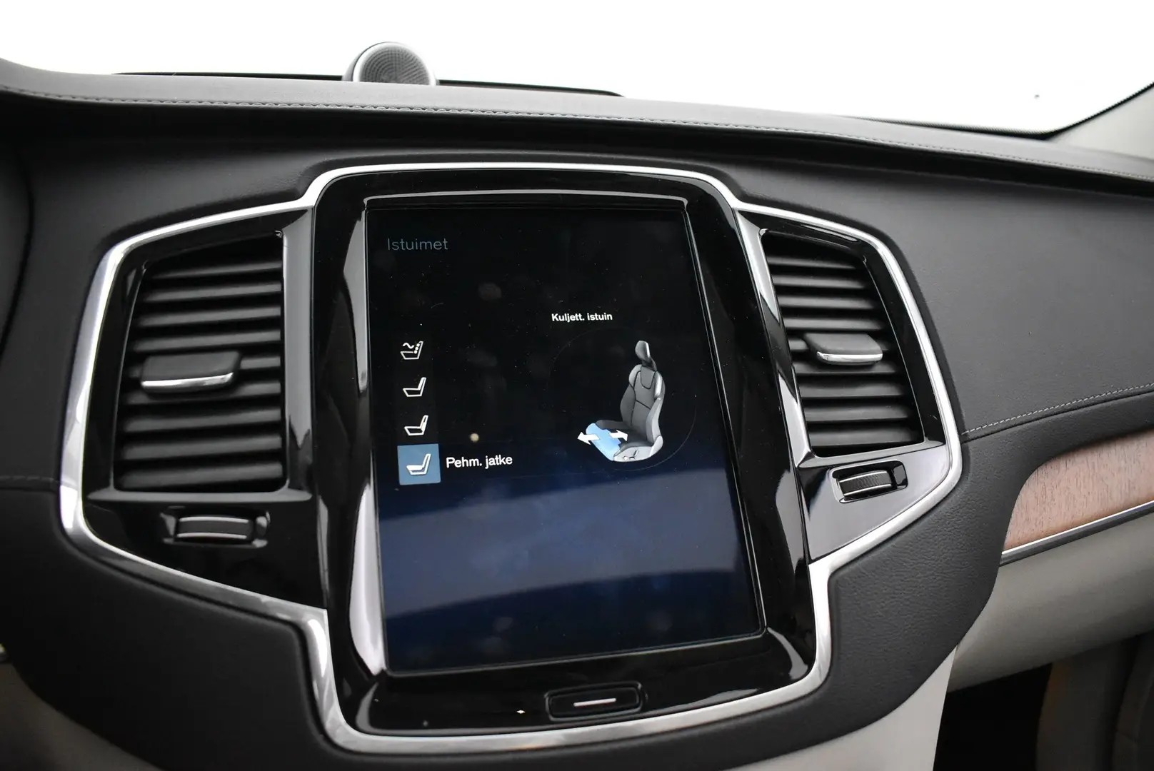 Car Image - gCN4XkbBXqFO25tAgJLjb