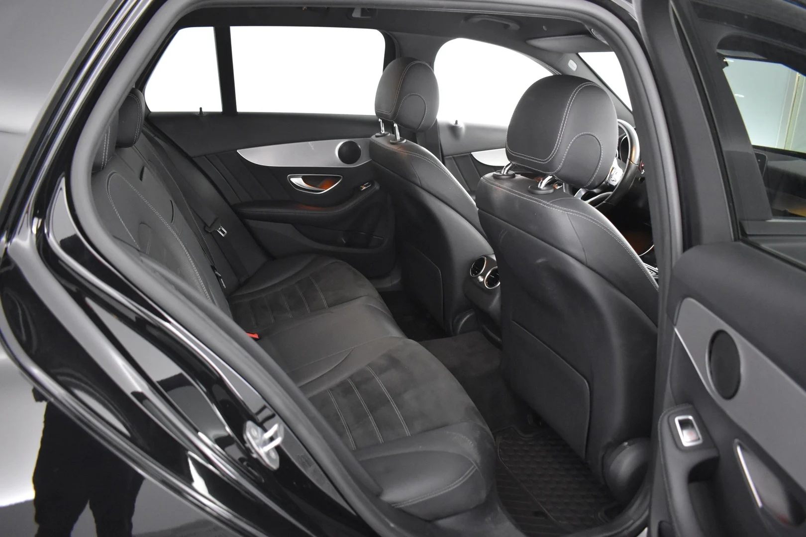 Car Image - 31XrpkA2Ivm7eD9bXFJ07c