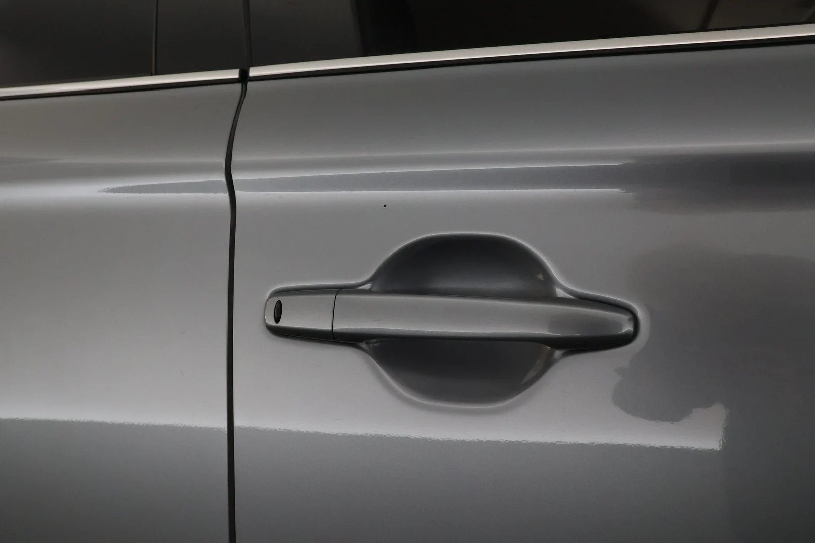 Car Image - 1IEOJLgWBRH12FKlw762pb