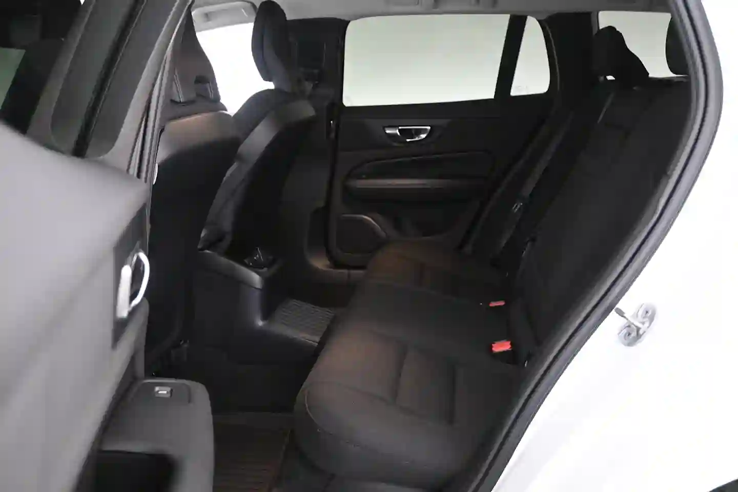 Car Image - 6VRaOVb1rwmZehA7YanZjI