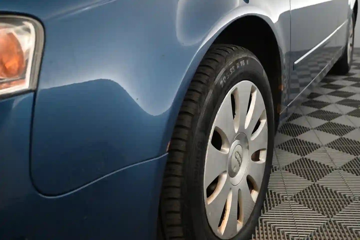 Car Image - 63vyIpfGKLKyzKUb1Umx9k