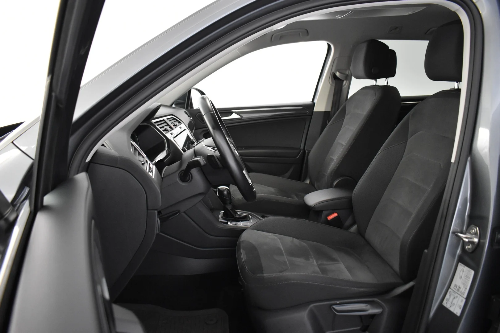 Car Image - 3jR8K6SW5rgGjlHZPwtBFL