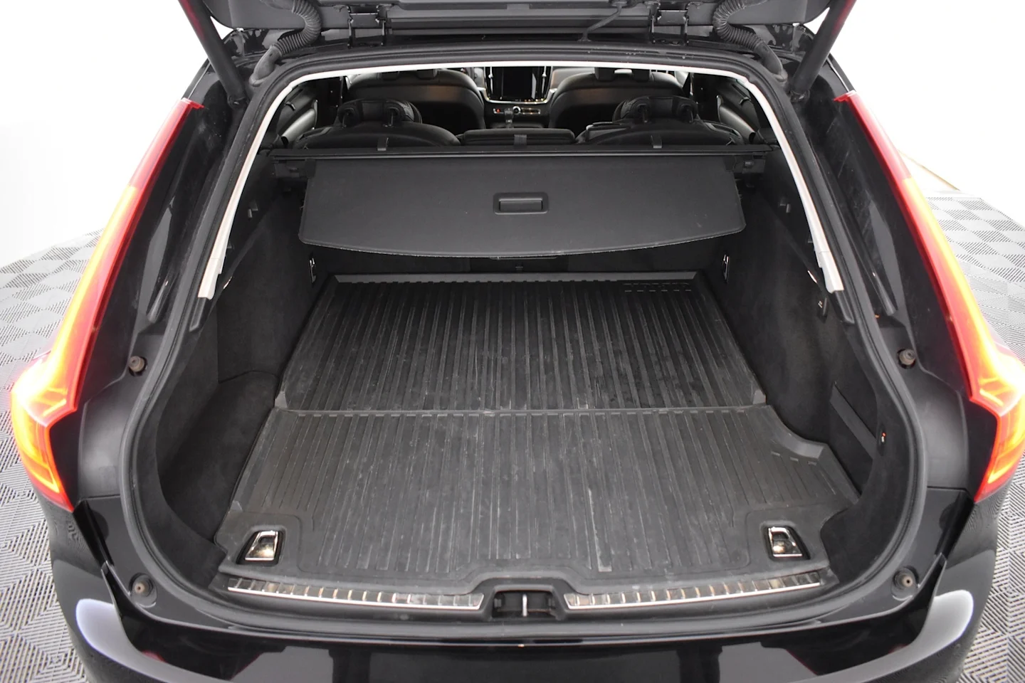 Car Image - 49rYxRDJFyS6ePd9173Jiw
