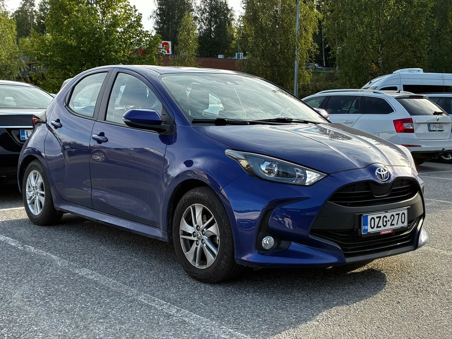 Car Image - FteaLZgK8xliRPwL2pD9y