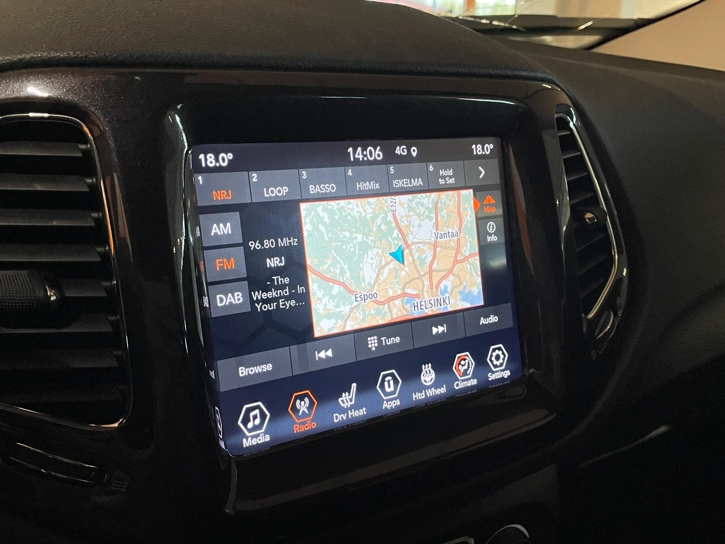 Car Image - 2OeRIyCI2CbbhlWklZg2yF