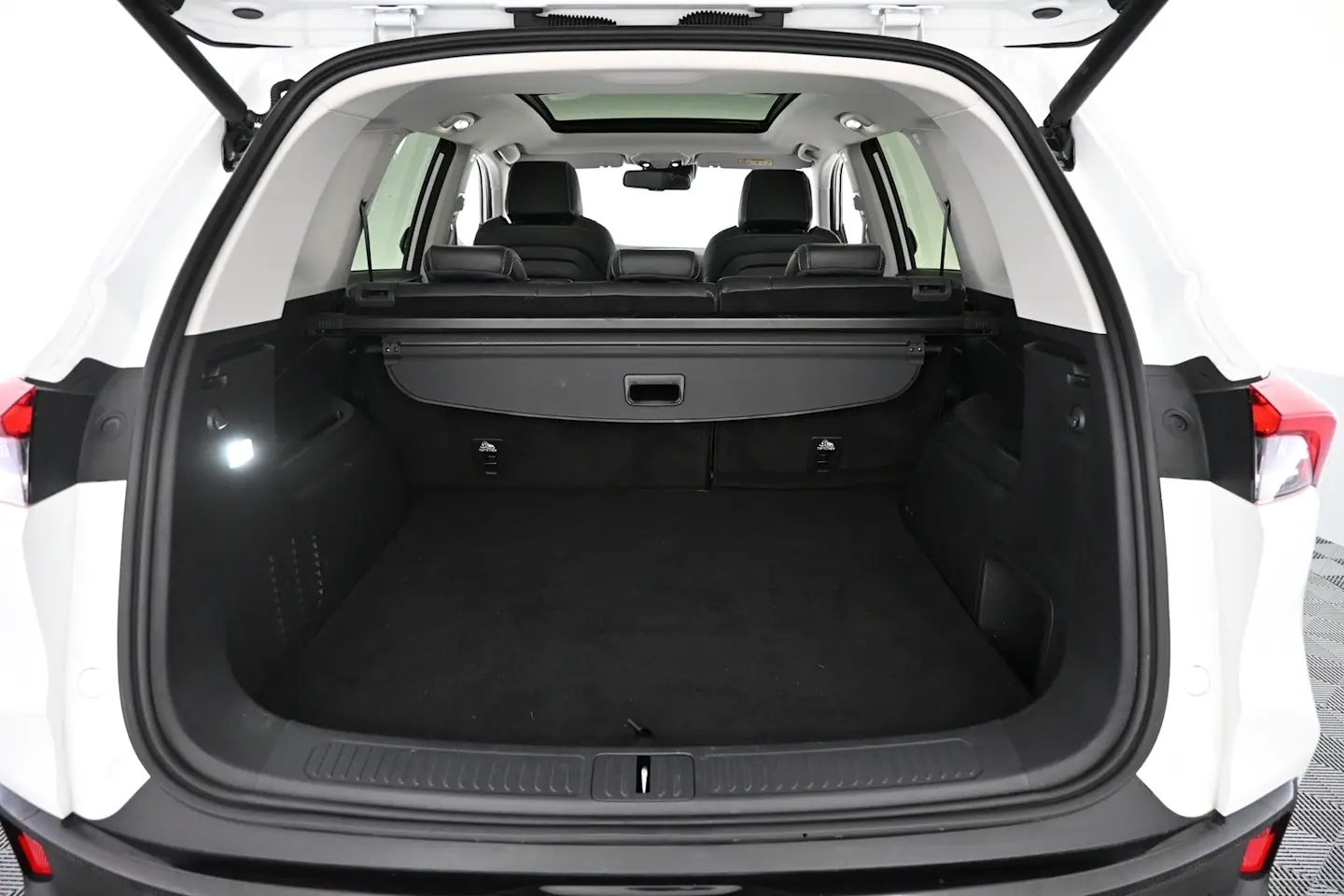Car Image - 7zKLMHtb85snQXknDN9yq2