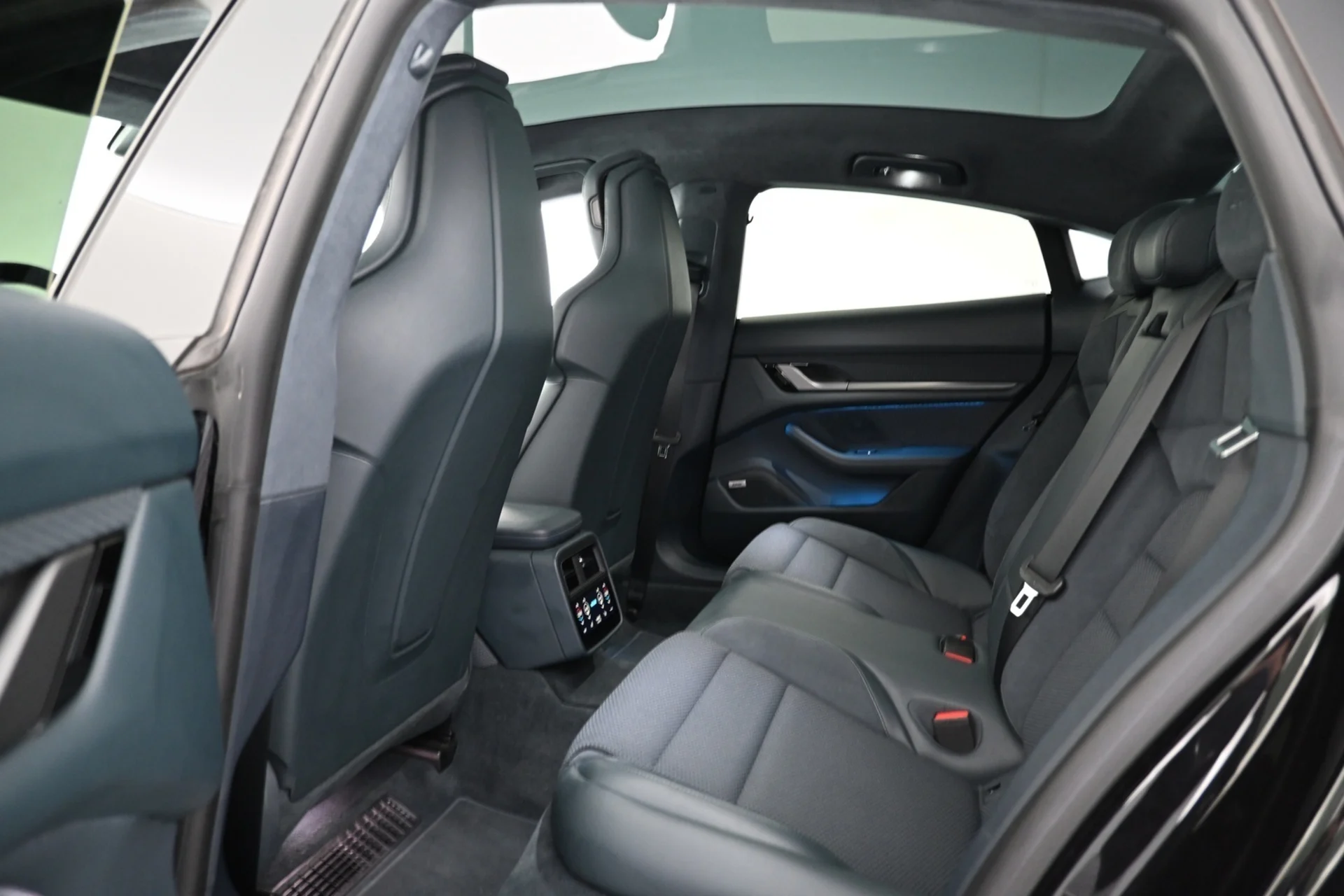 Car Image - 4e2smCtYlLPbQXNsz48pjY