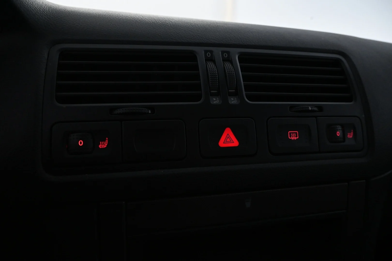 Car Image - 3qFuY4gTAF1MbMgYJb2FCl