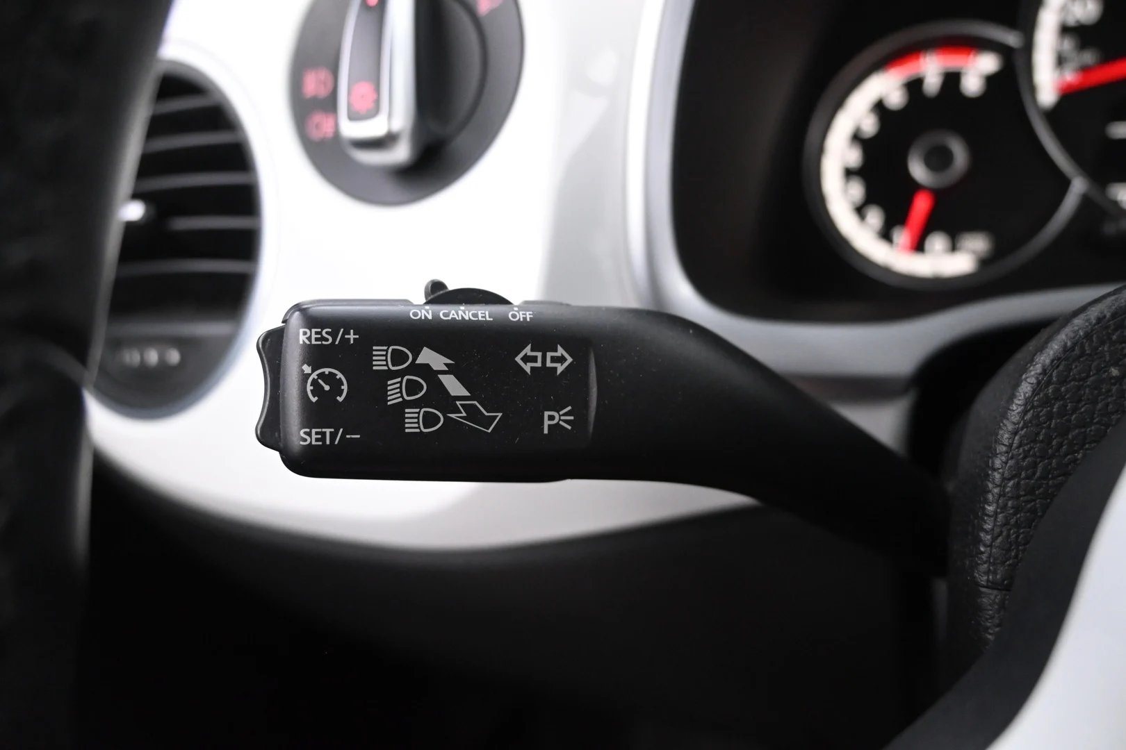 Car Image - 2rY1hAMRHXKXXssoeoayOt