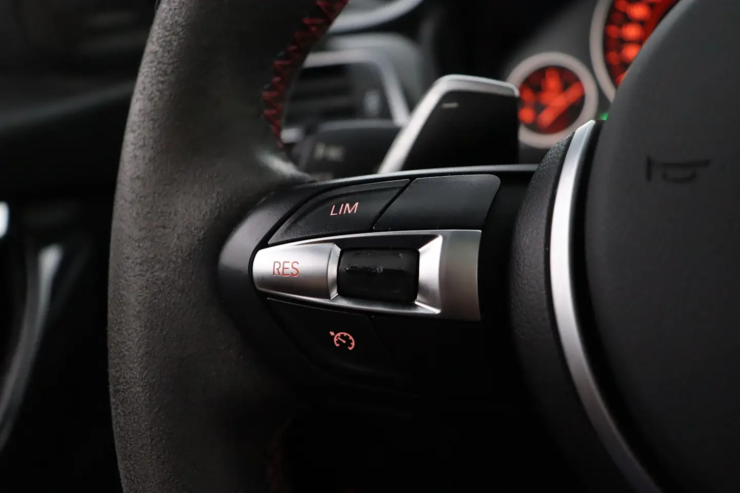 Car Image - fmveSAFGcsn2aER0WPS6m