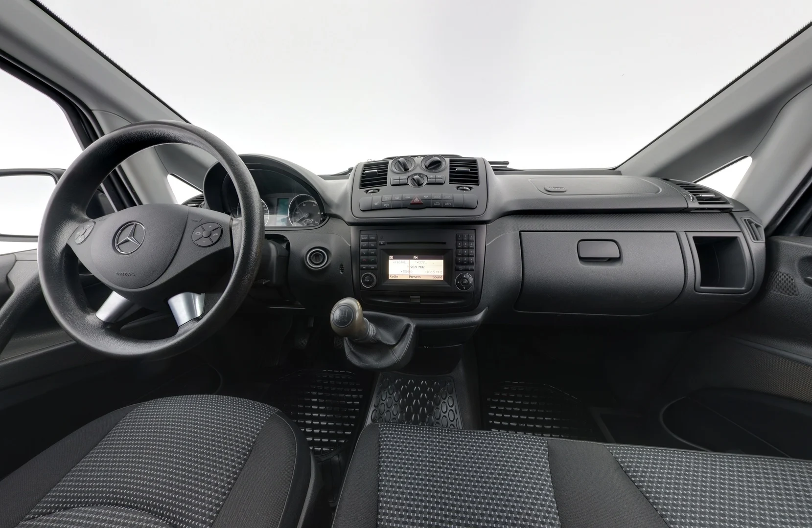 Car Image - 6G9lgrT3ZFz5e0WiCyknDD