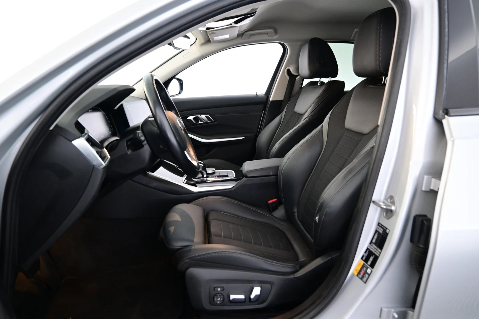 Car Image - wg5Oc46KNyhc0bAuQXERc