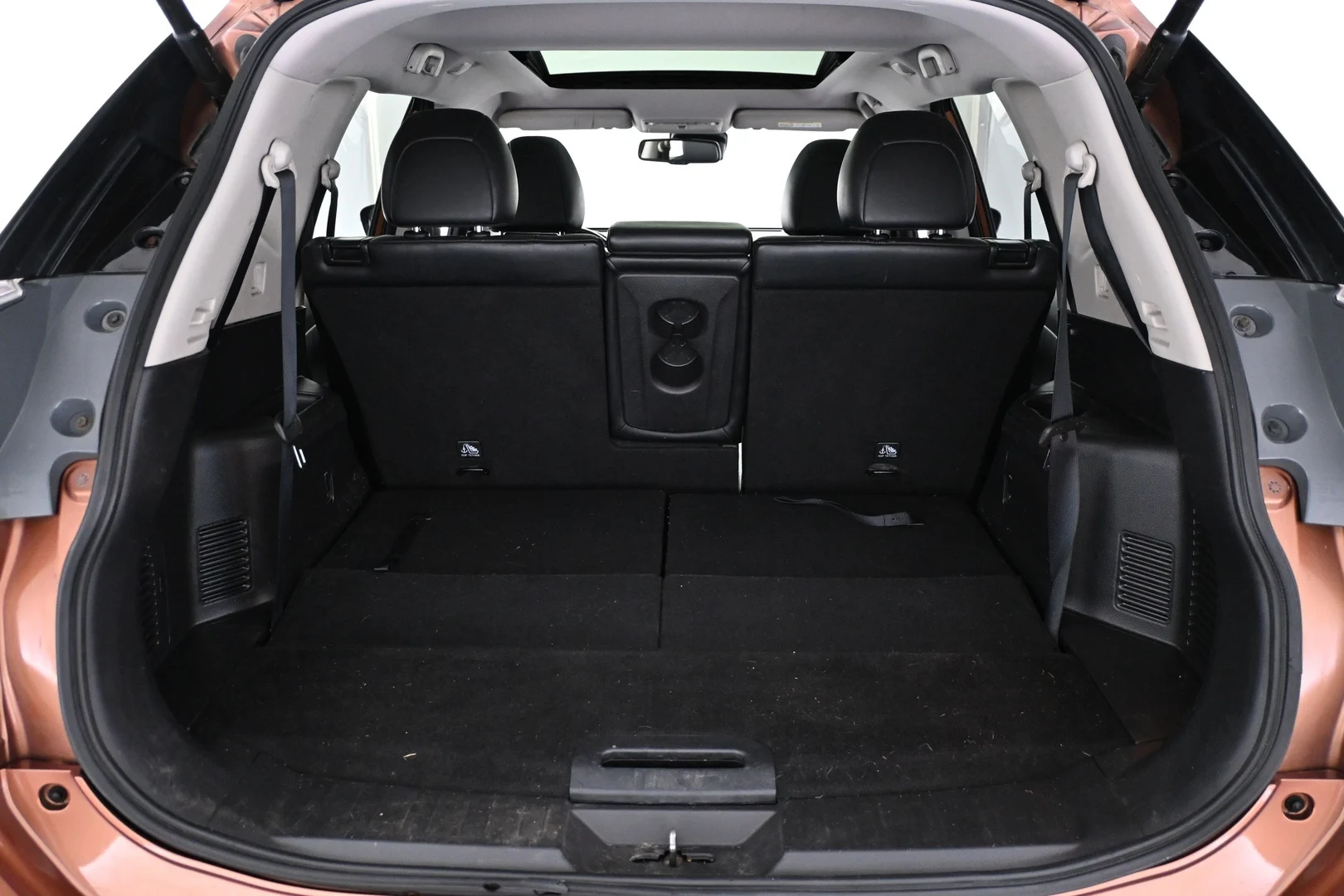 Car Image - 16vit5fUeQIr0U1JrUoOUs