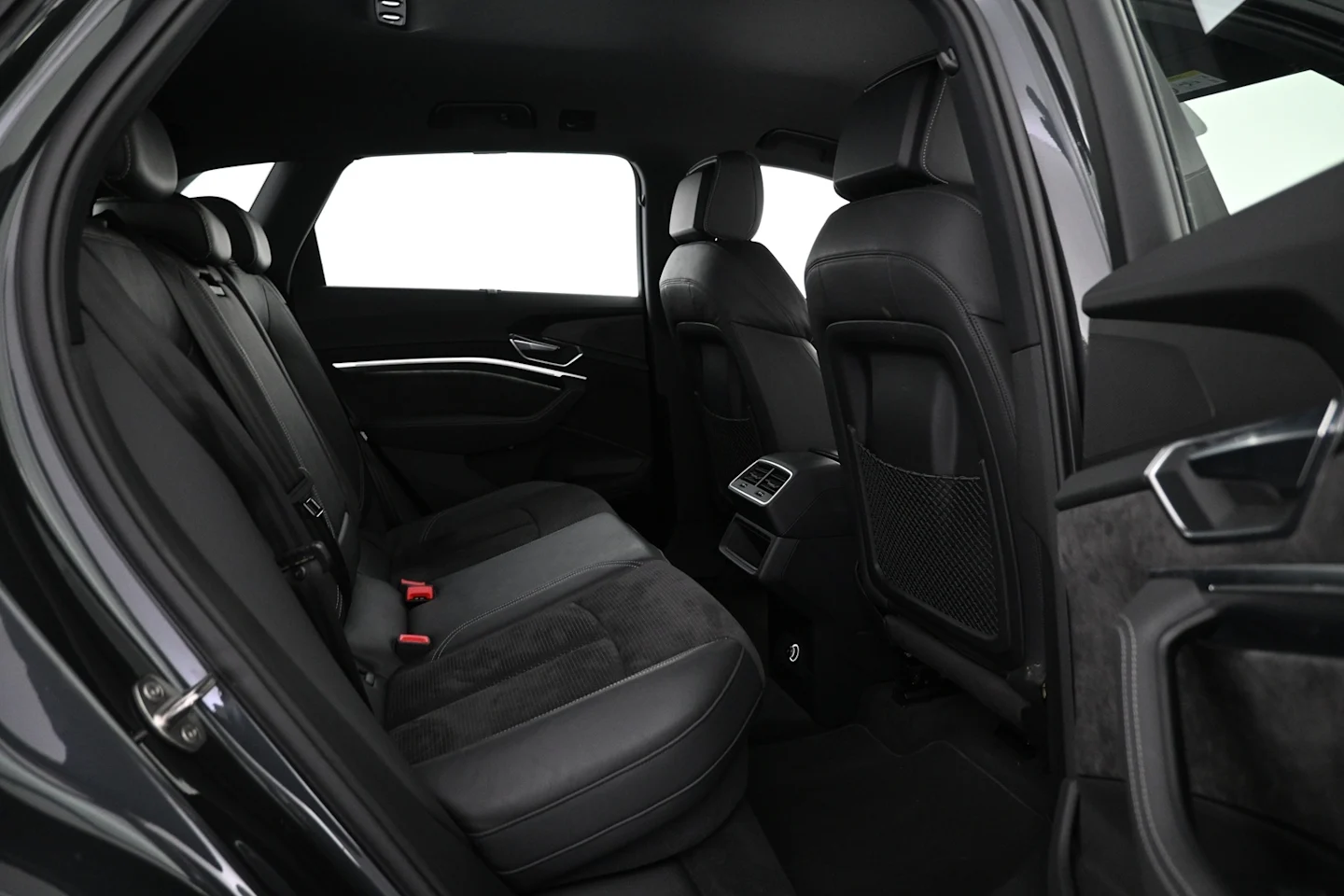 Car Image - 1DVlsTHozufysu1vHwMZIL