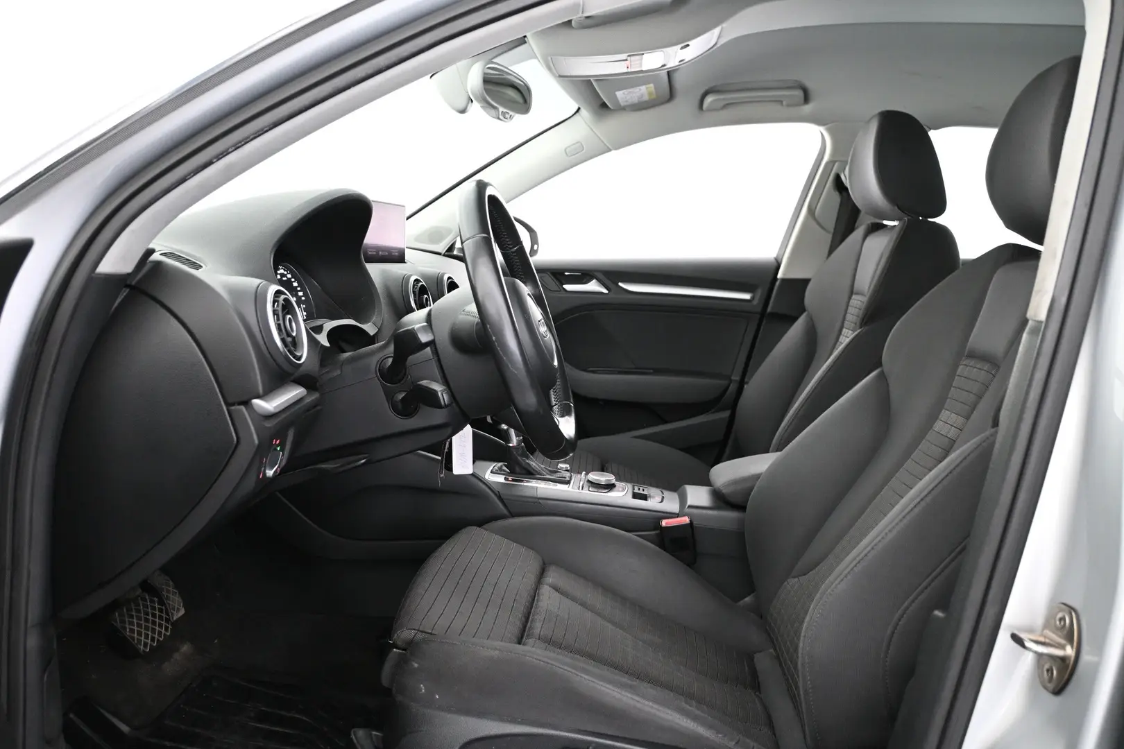 Car Image - 4U4EQKwDX3VPUfxxL0tqkM