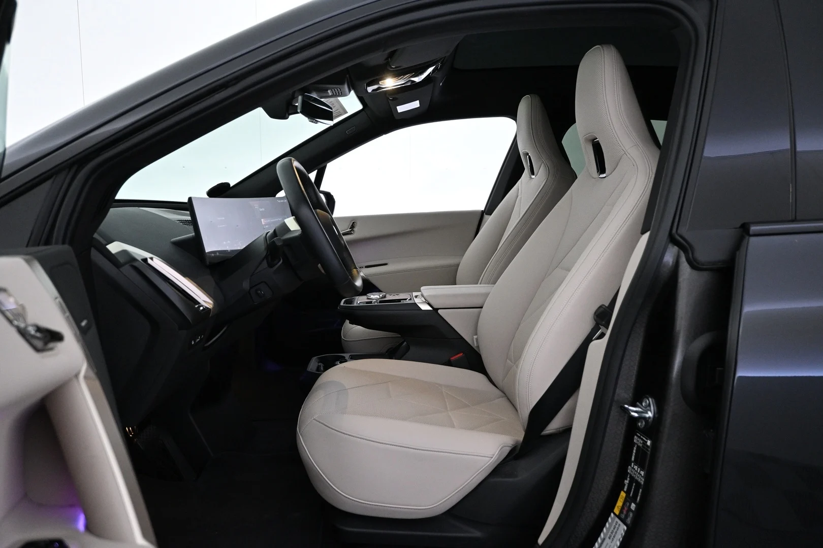 Car Image - 1CbKNPWTDEIICith8h1LNi