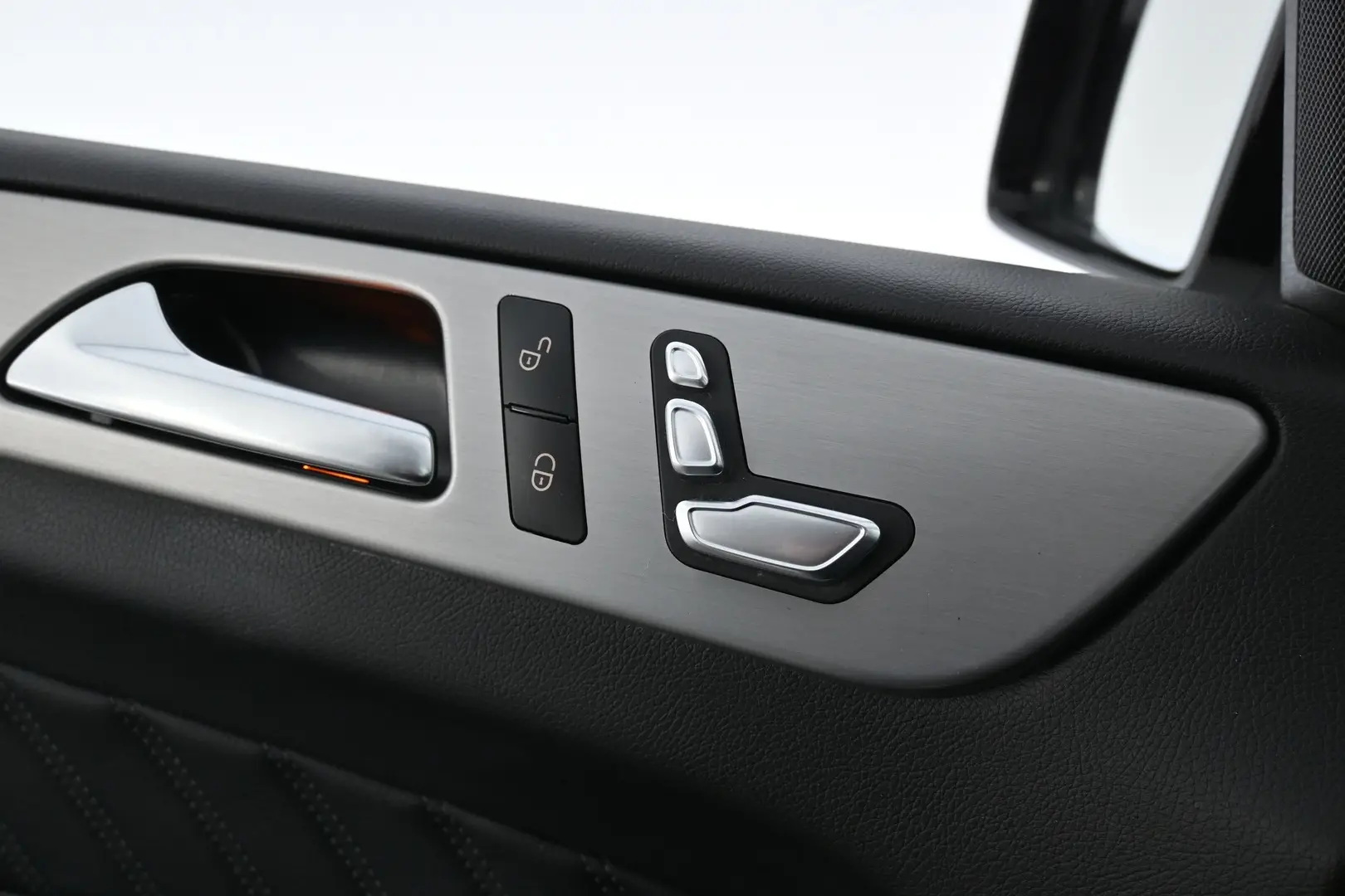 Car Image - 6cDYxjOgWIkX3tE65IFYjb