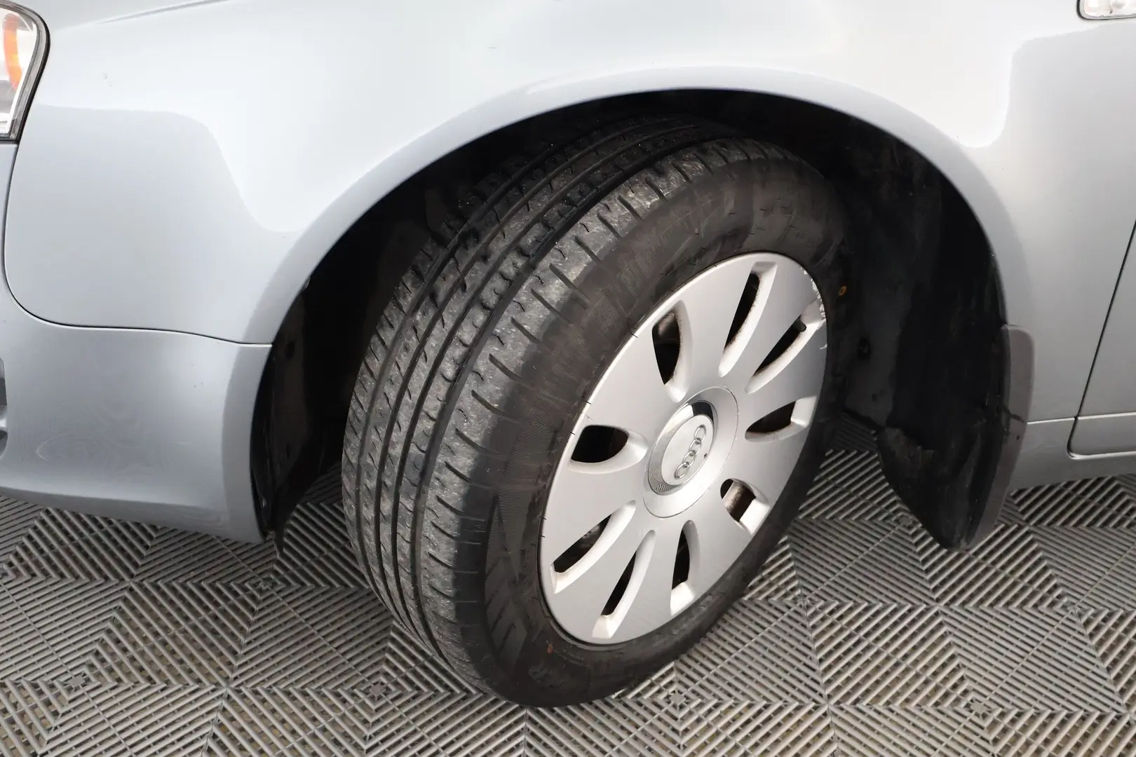 Car Image - 2caW5erBY8oqoDnM0Adt06