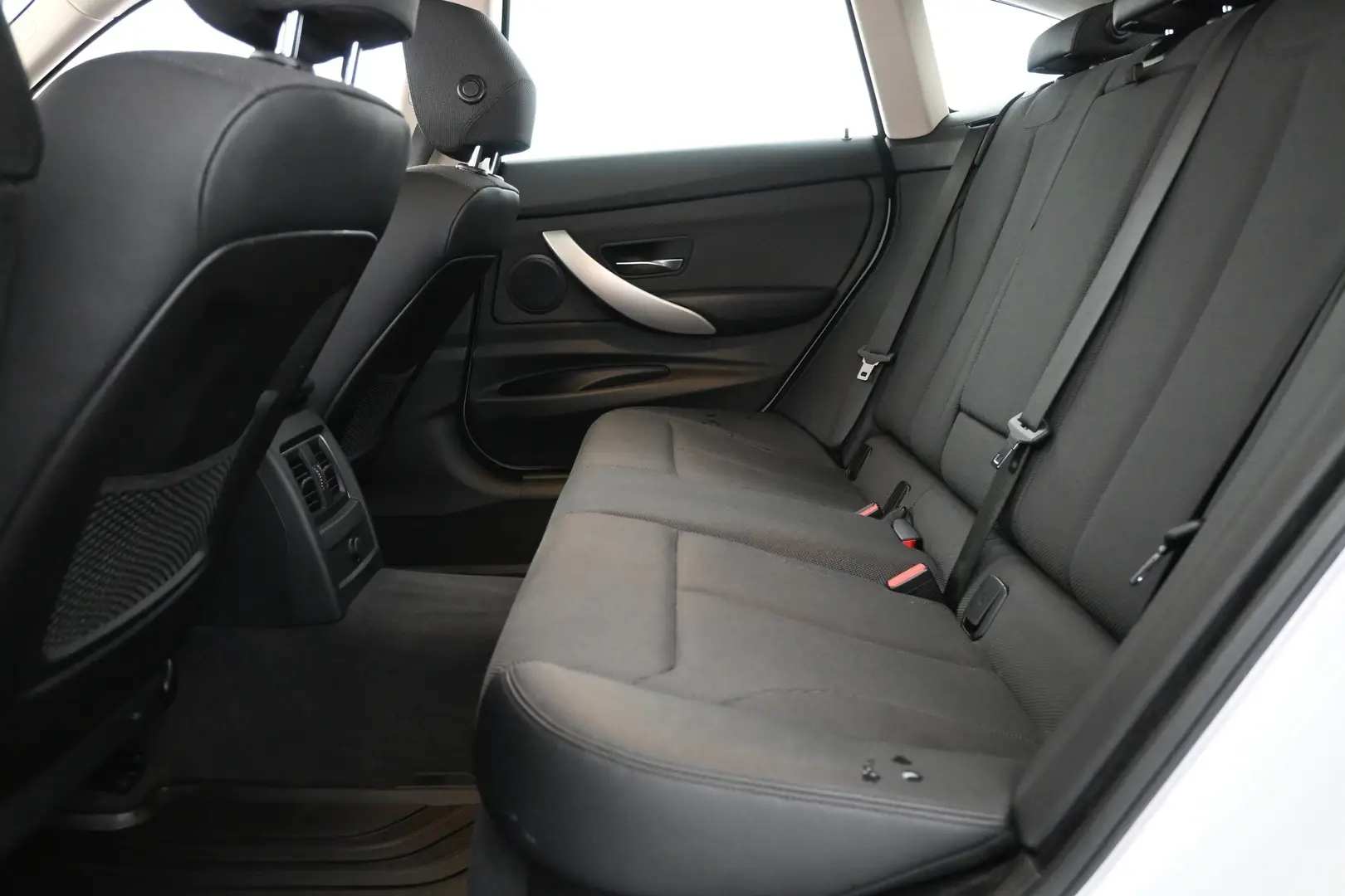 Car Image - 7qoQhVSRe0LLN4XzTwELJ7