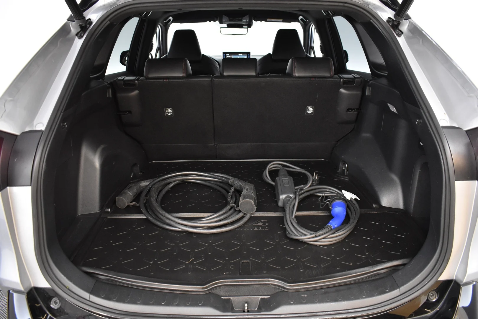 Car Image - AdE27rV5eWRhyI2Buih5t