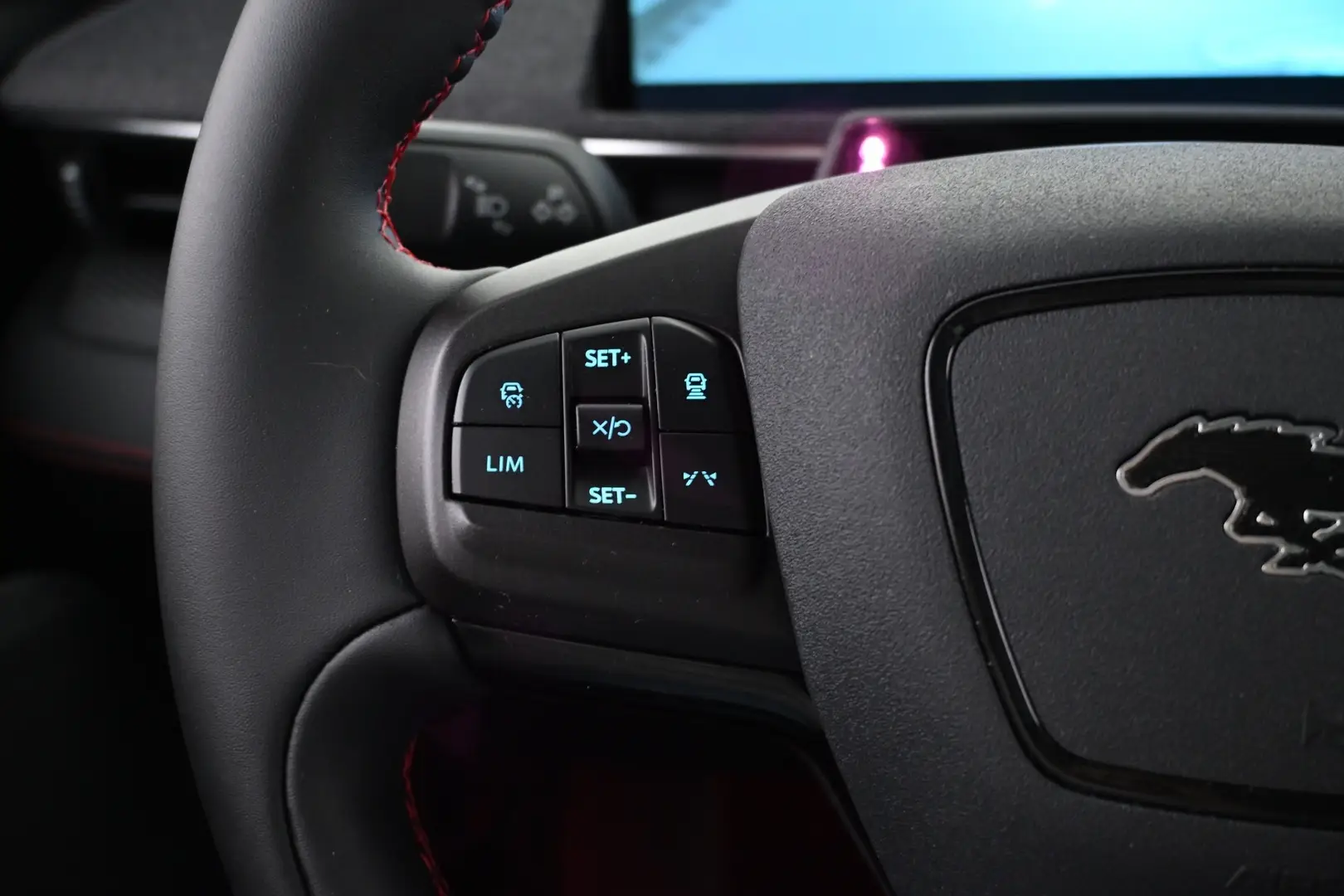 Car Image - eDfwDZQwS4RliEIbbpd5U
