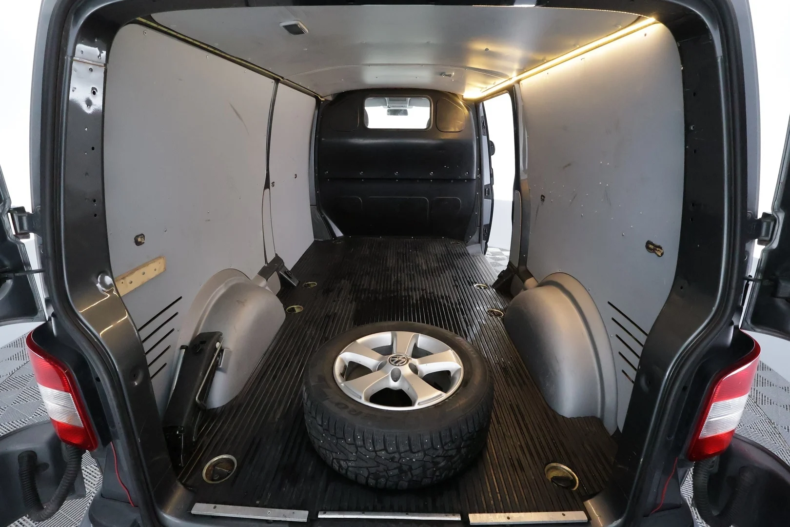Car Image - 5wk2f1PXGeOmOBcpVP2tdH