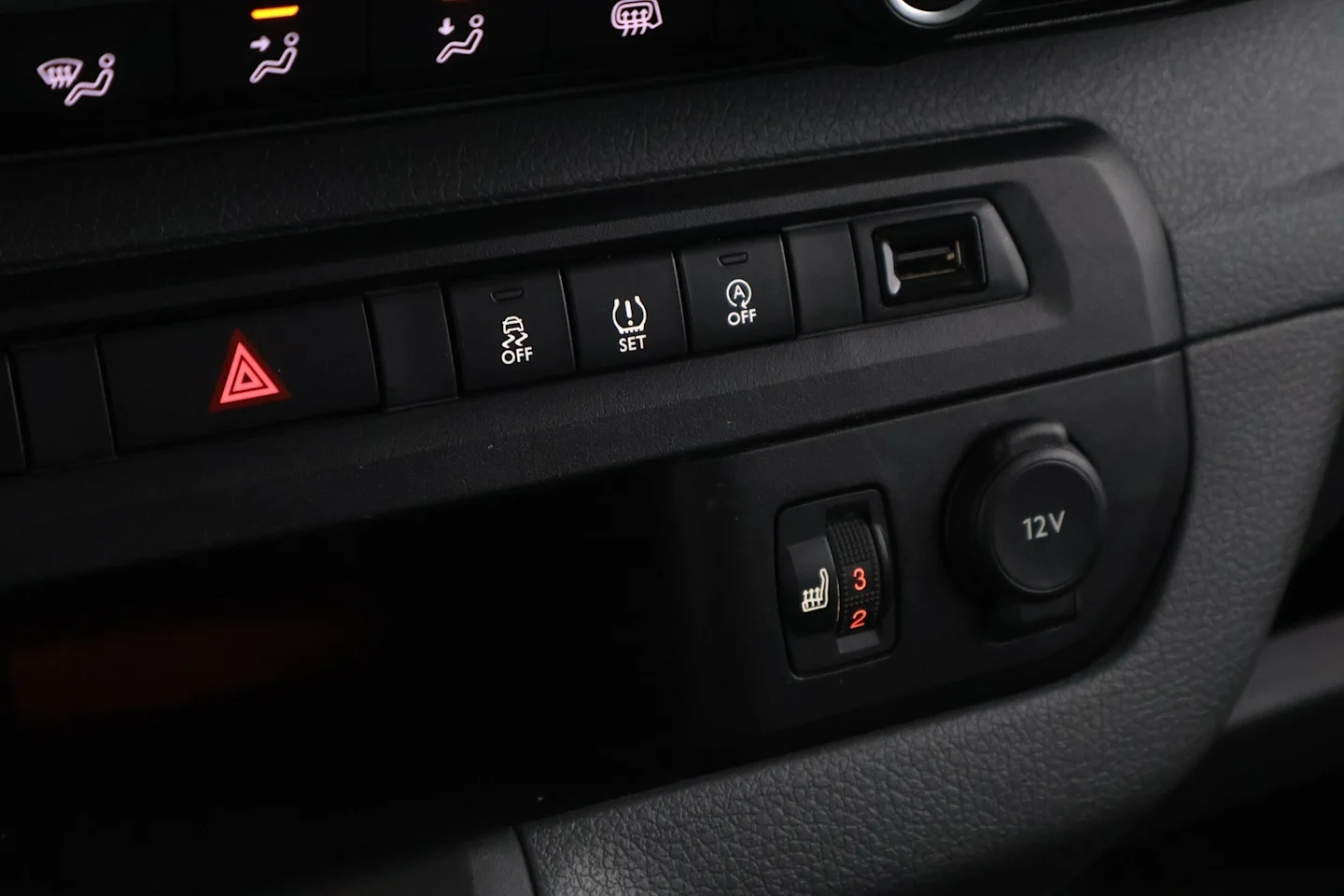 Car Image - 1jWOcEUQr0foGIJOD8Esfb