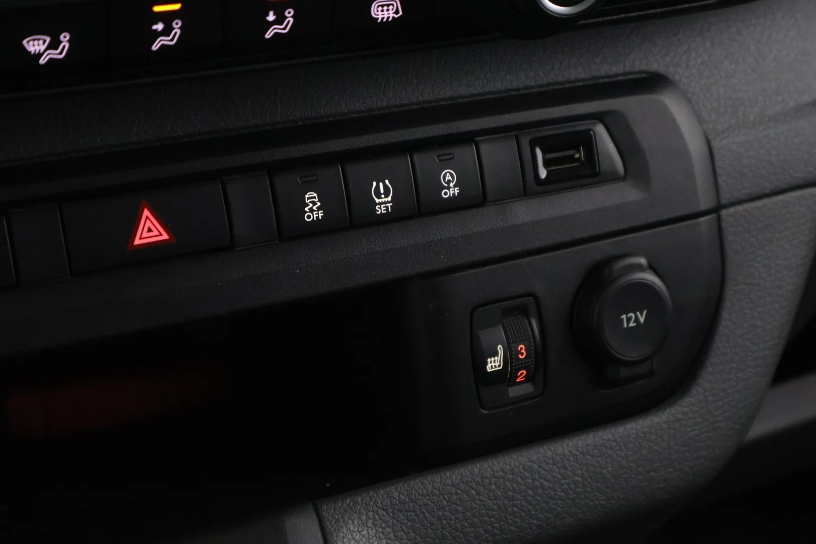 Car Image - 1jWOcEUQr0foGIJOD8Esfb