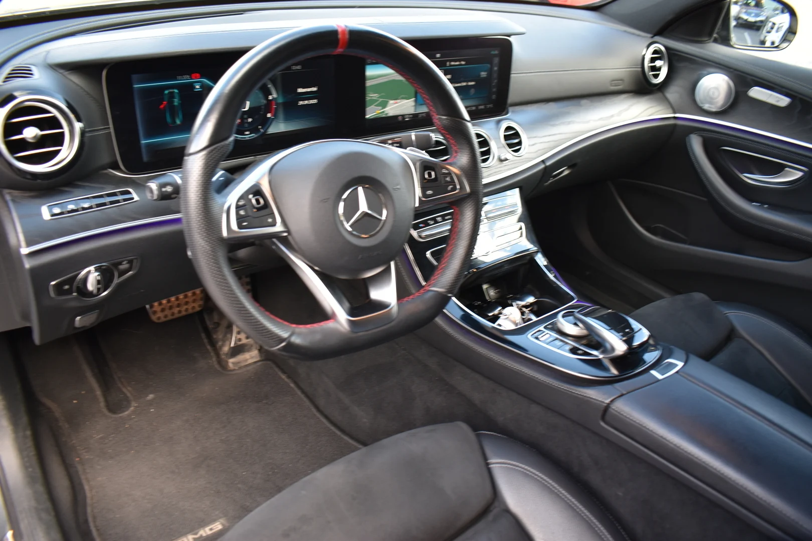 Car Image - 3S6IUm62X34fzaJ5h1Z4lR