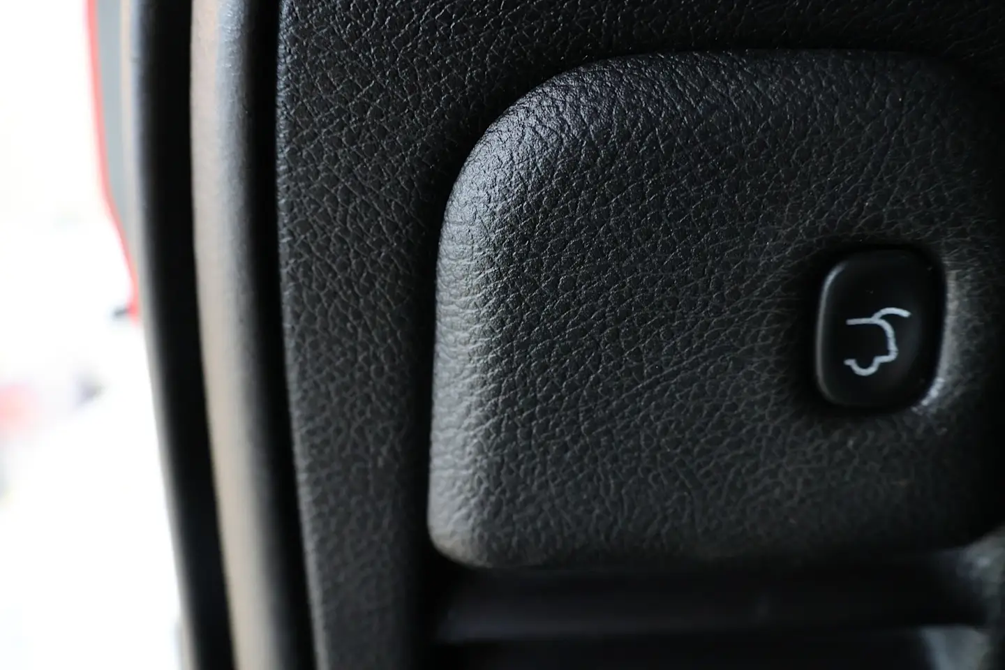 Car Image - 1MnMRlhWkbDMIVkj03IXFf