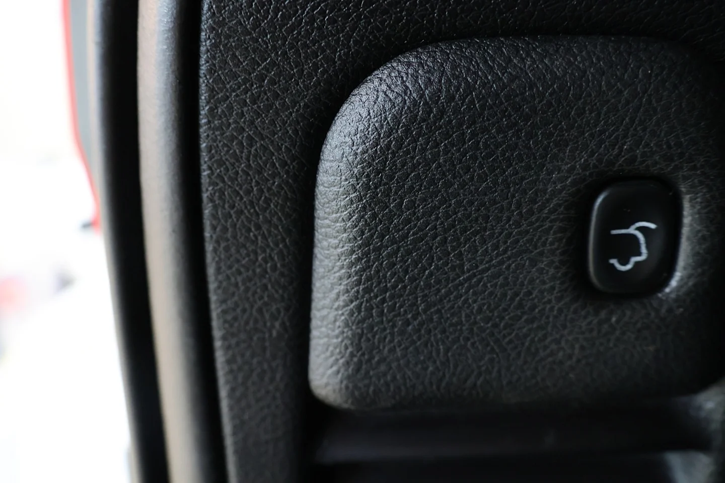 Car Image - 1MnMRlhWkbDMIVkj03IXFf