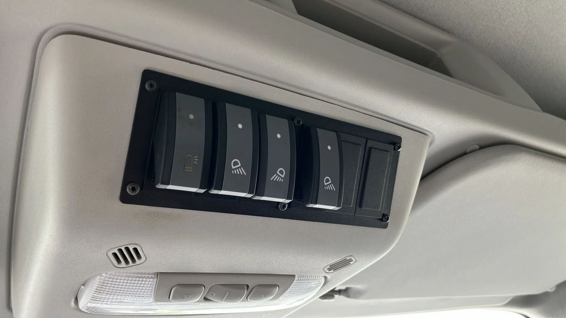 Car Image - 2e5jG229kIu7Pyr1Pif7gb