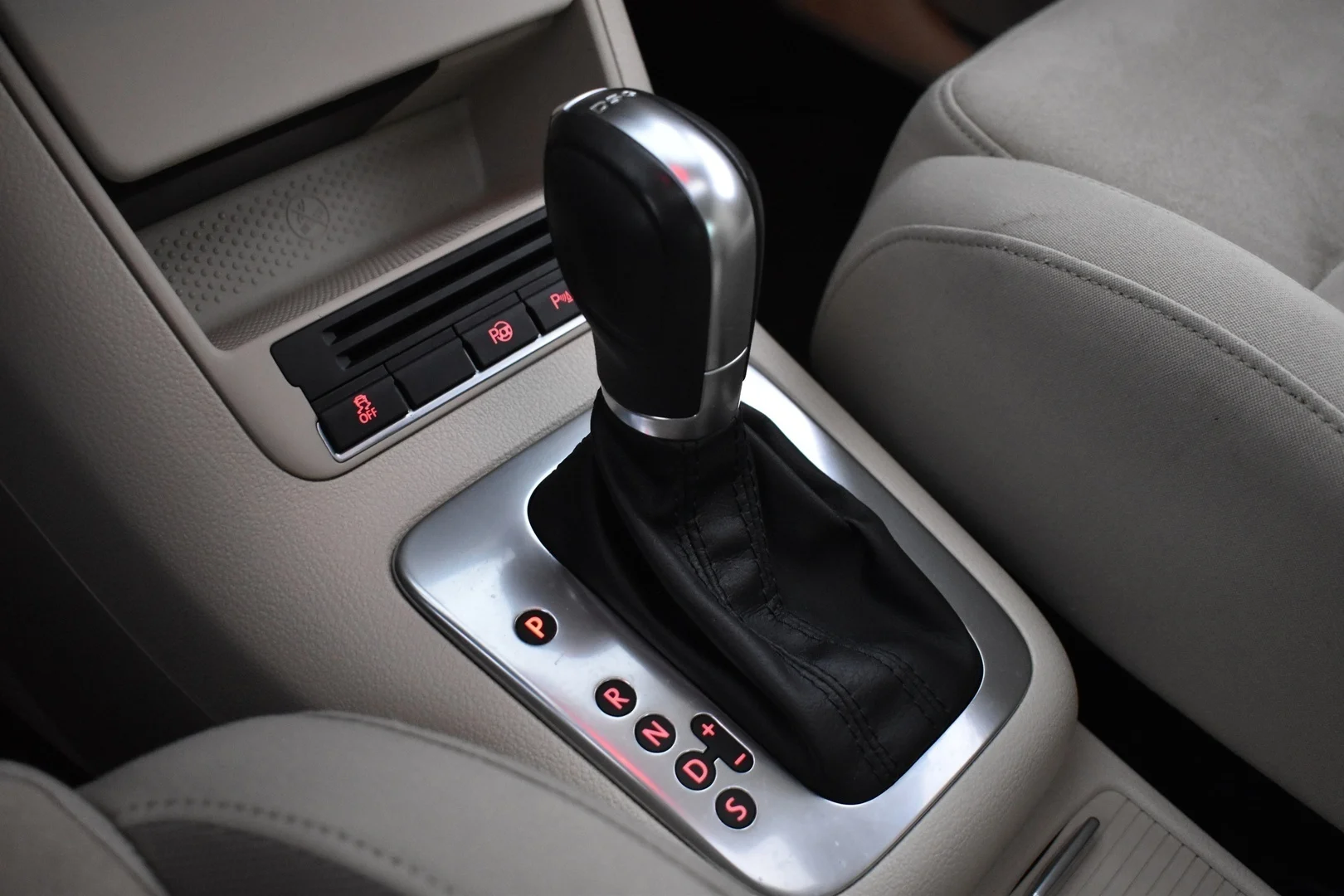 Car Image - FsaWI5S3rNFtQvifuEUCY