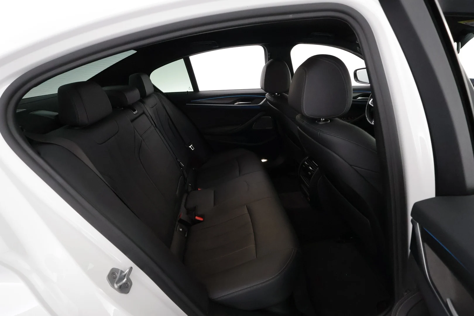 Car Image - 7IphAXtp8cO0XPfsOT9TZd