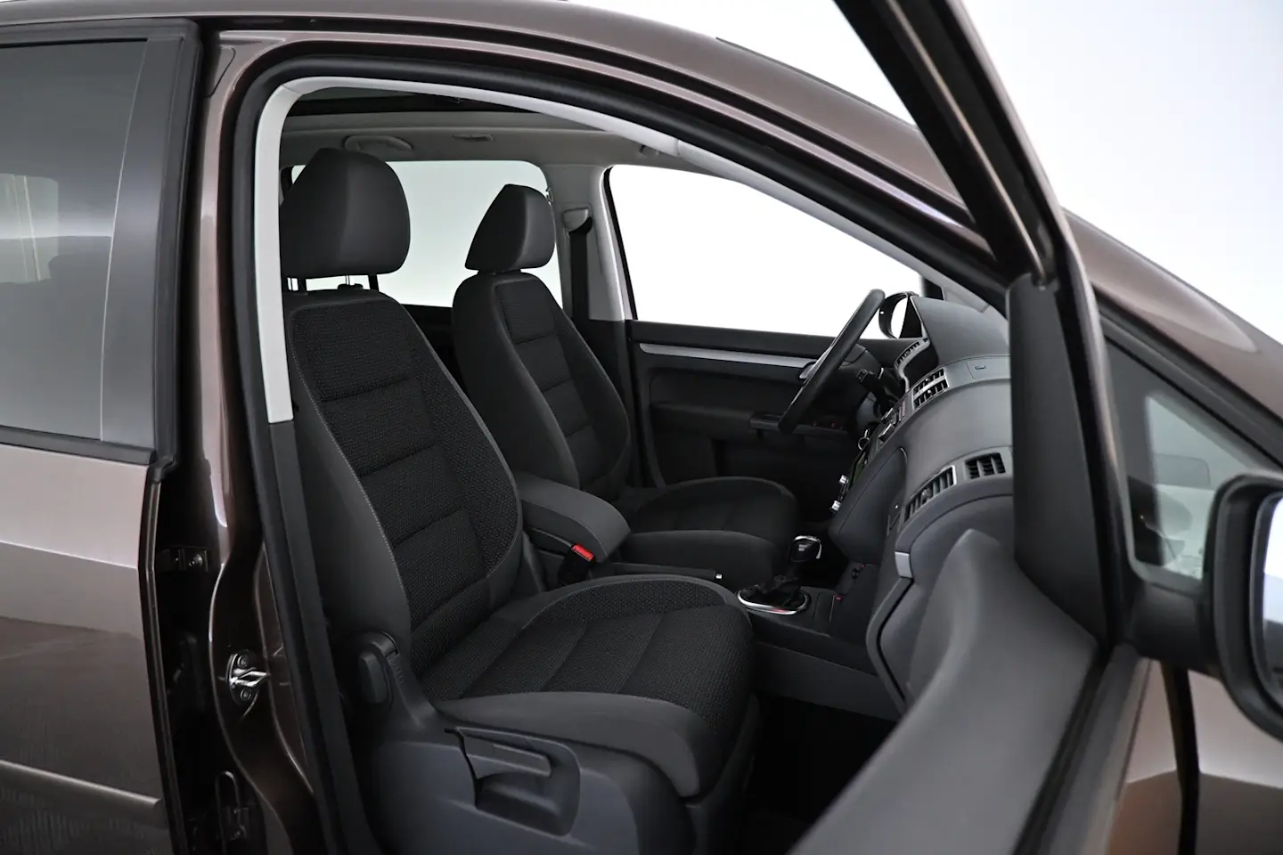 Car Image - 7DaFX37COitguY9DbIhVTh