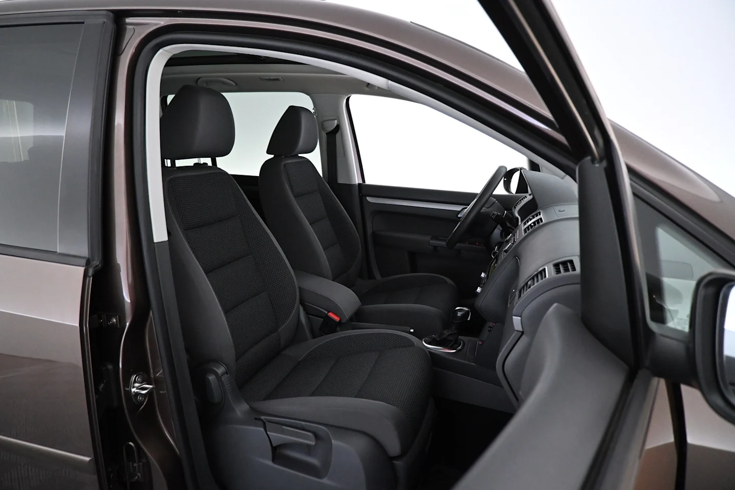 Car Image - 7DaFX37COitguY9DbIhVTh