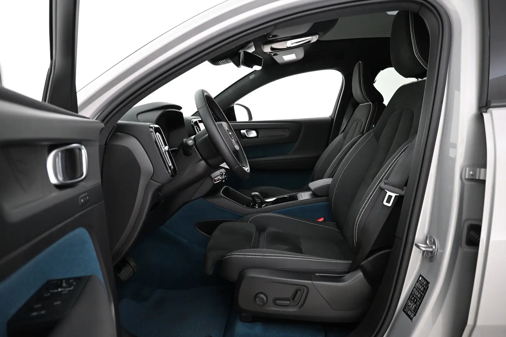 Car Image - 6ospM4WO3LpY4pcBmE1UG0