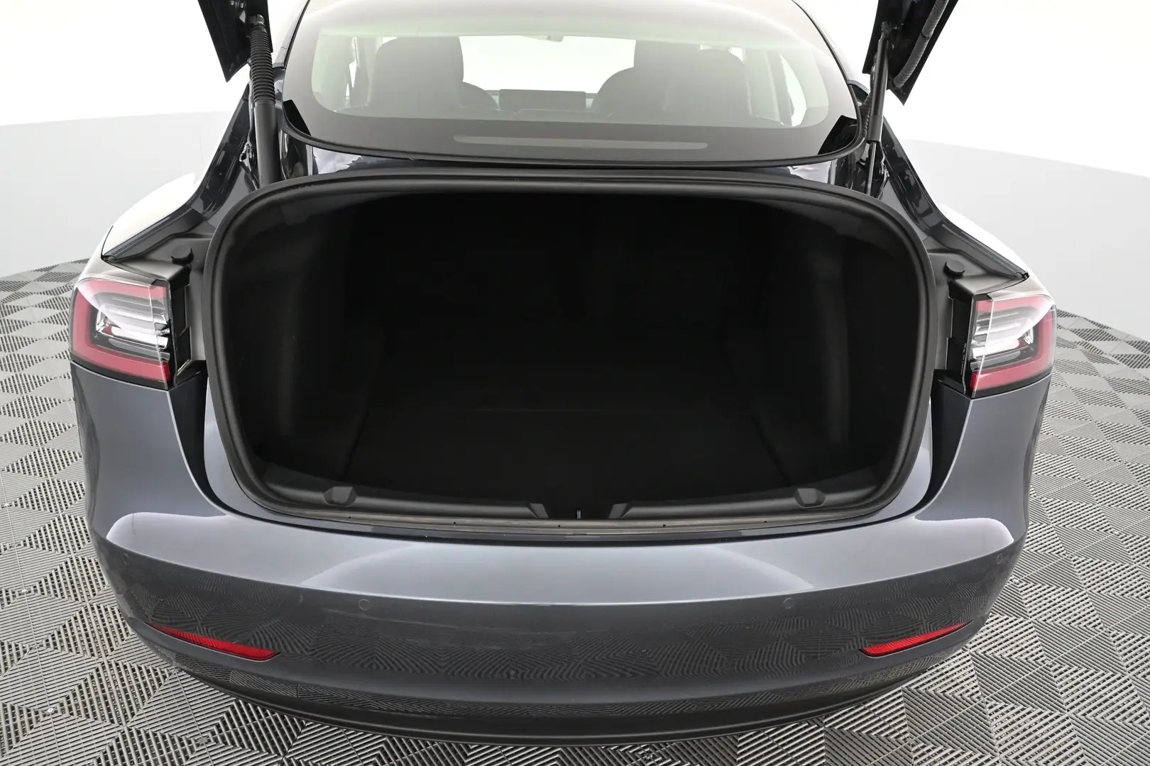 Car Image - 2RrwuKMBN7GVbuKsZ8MUL0