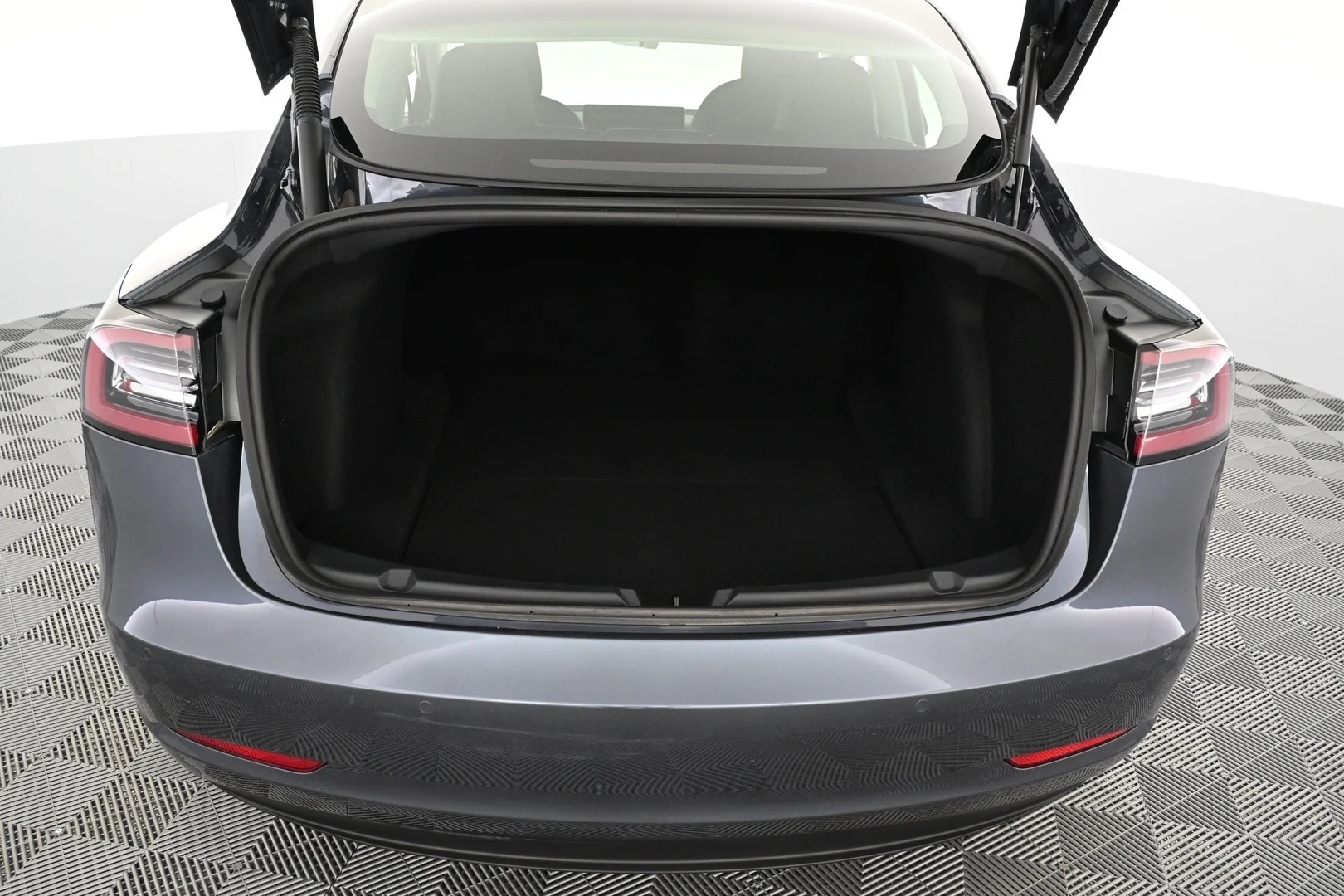 Car Image - 2RrwuKMBN7GVbuKsZ8MUL0