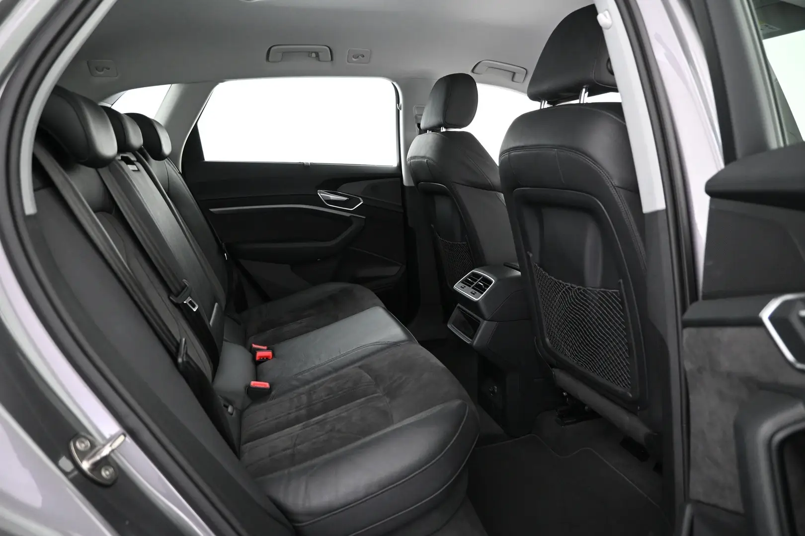 Car Image - 1uDot3mjT0SjnHLdRYlh68