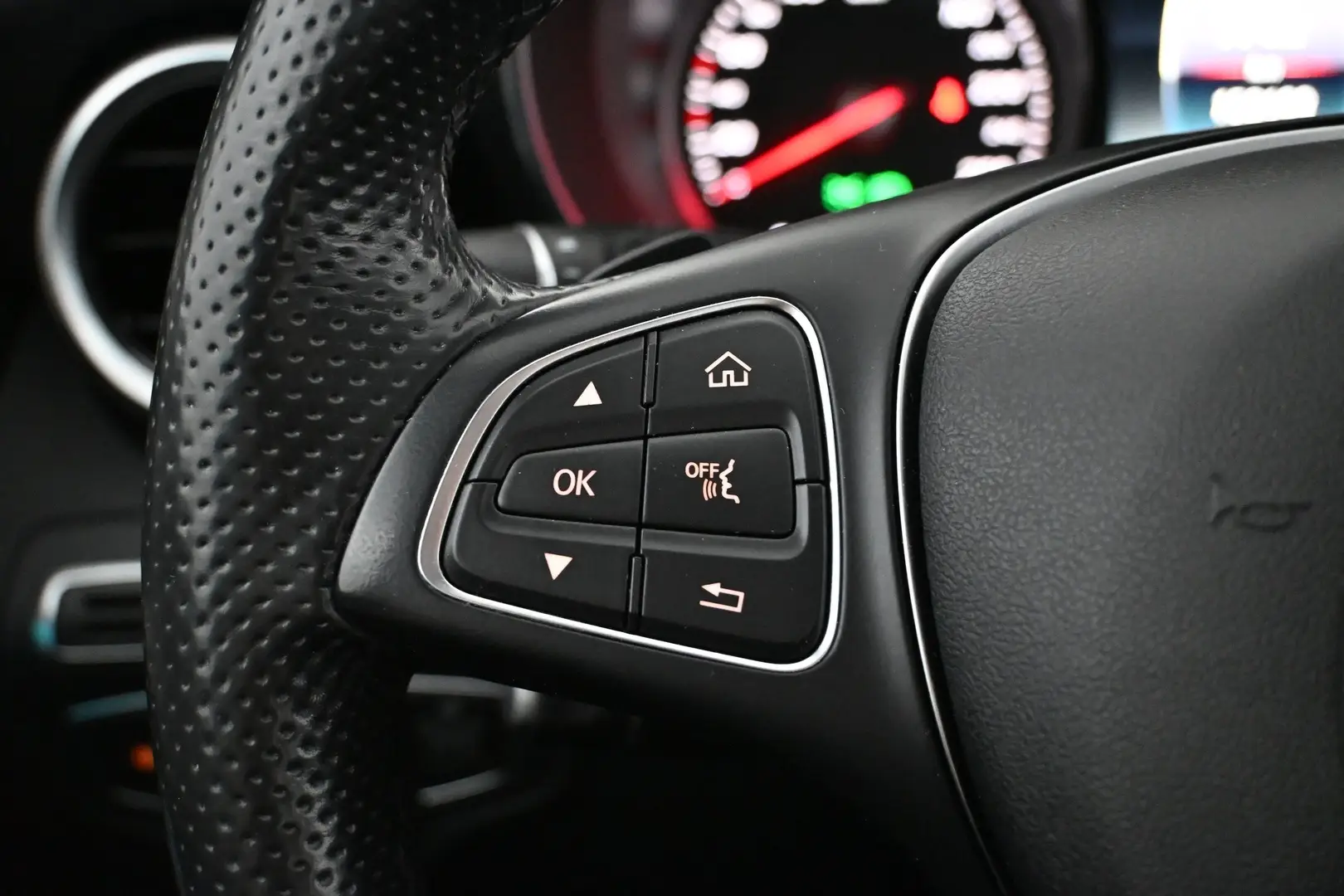 Car Image - 3ajL1EtlXt9PUfuD0Lluea