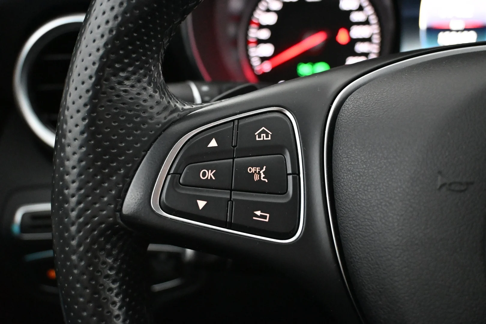 Car Image - 3ajL1EtlXt9PUfuD0Lluea