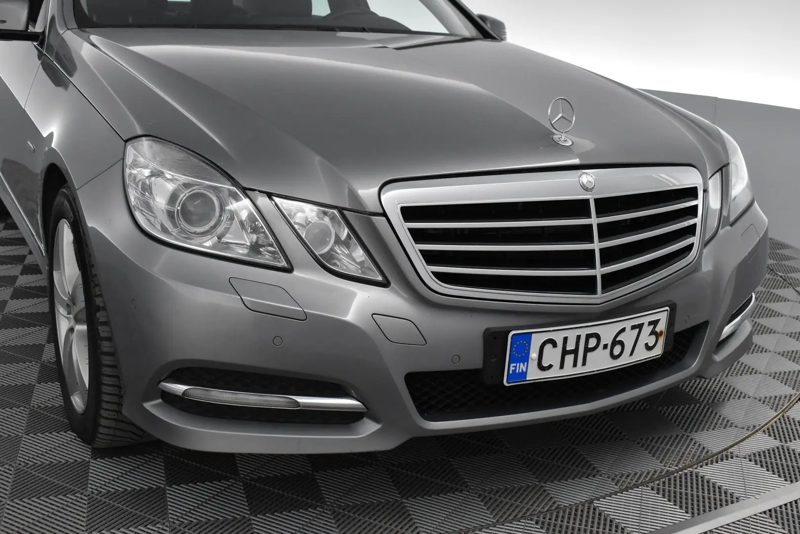 Car Image - 49Q7n0DGQaDk9OgkAkIR8x
