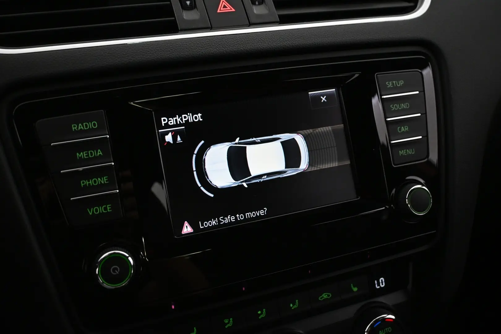 Car Image - 781GFN3ZSYPGylXIAJVXz8