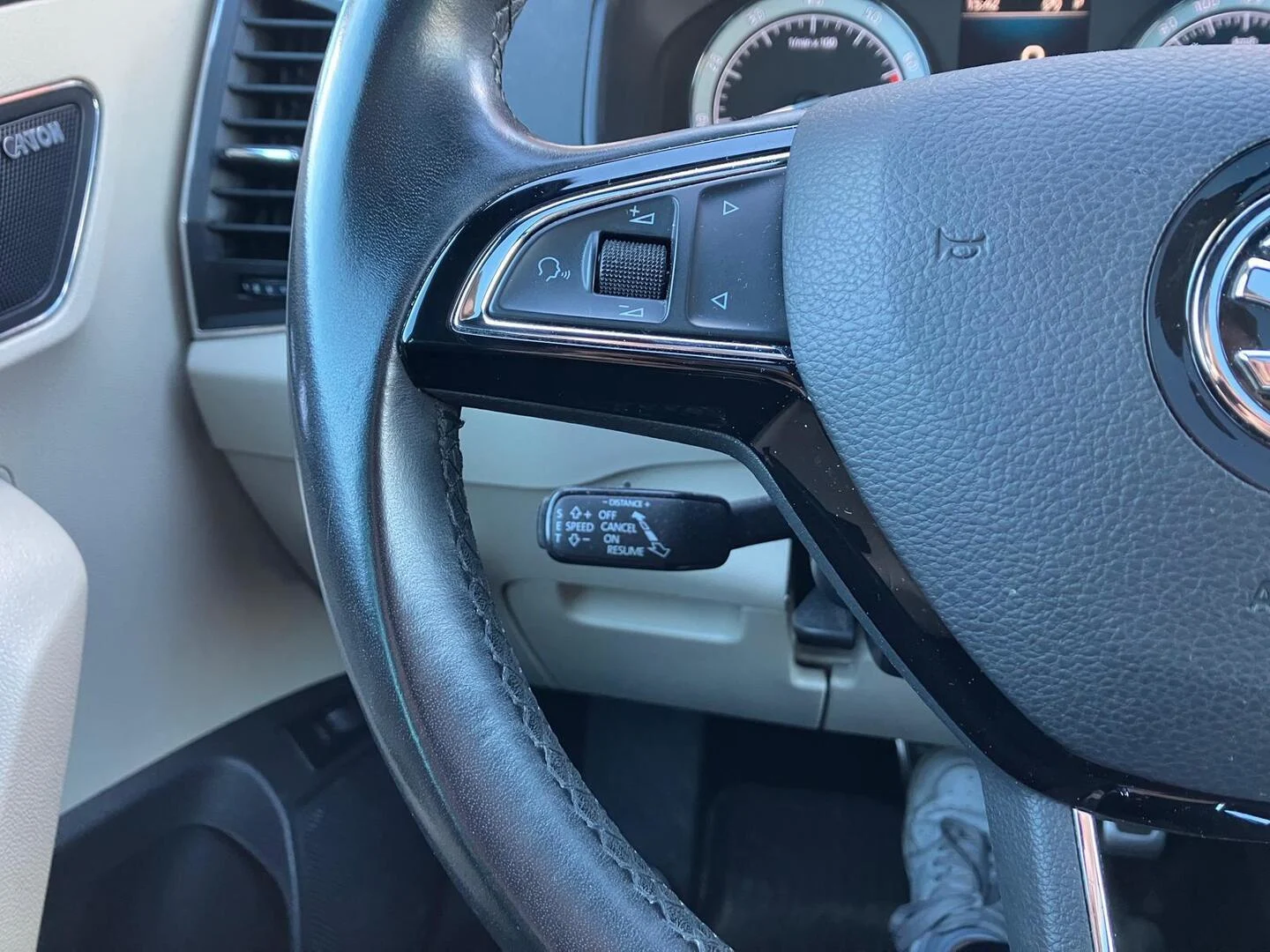 Car Image - 2tbXpgsljlo8fvcXOFptb6