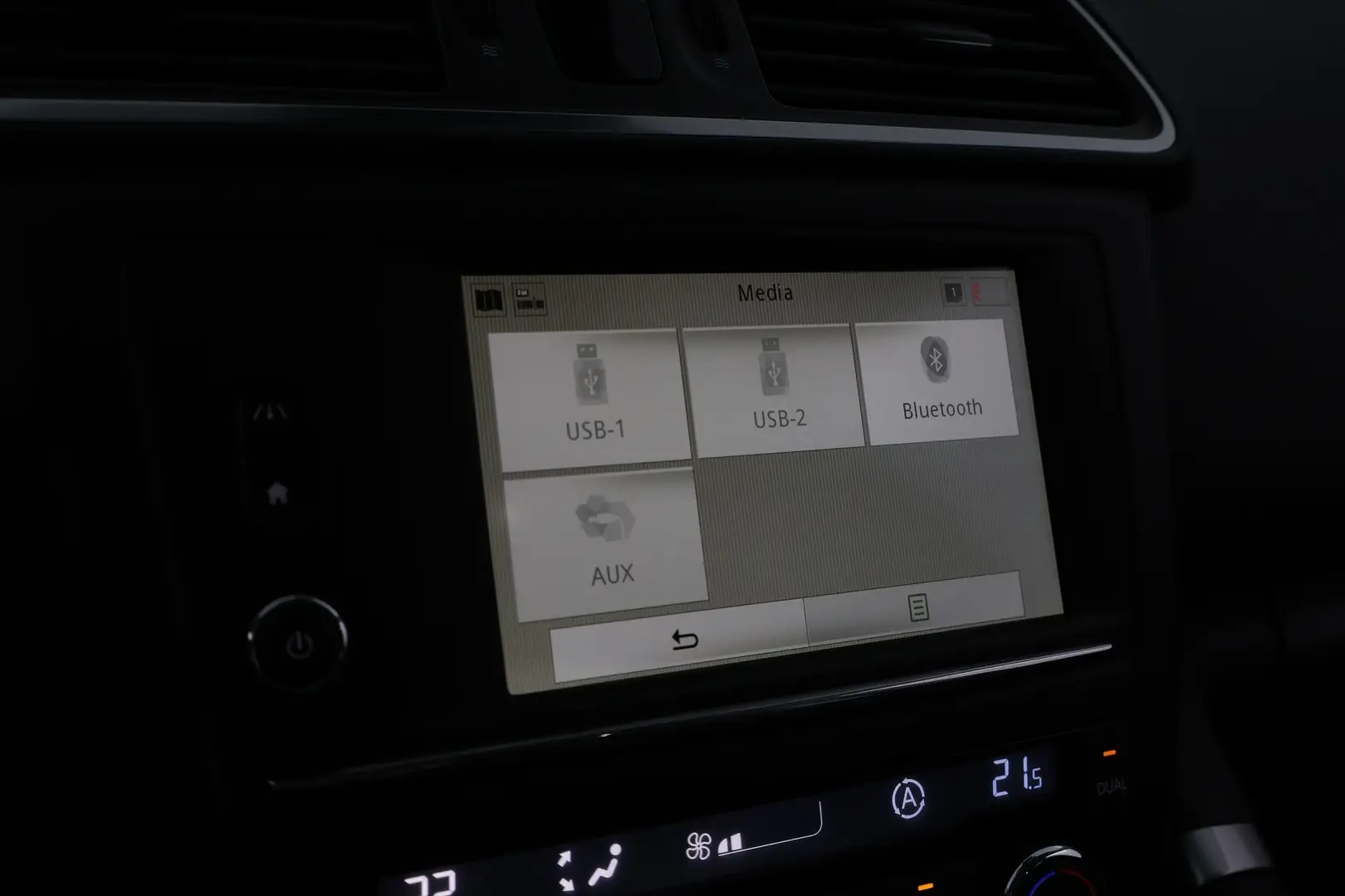 Car Image - 7gNPqmdEvCSMk00Xb3lSUl
