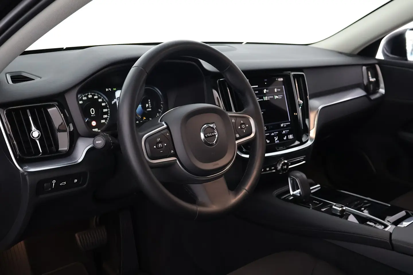 Car Image - 15hmdbm0guGGTWv96GkkPo