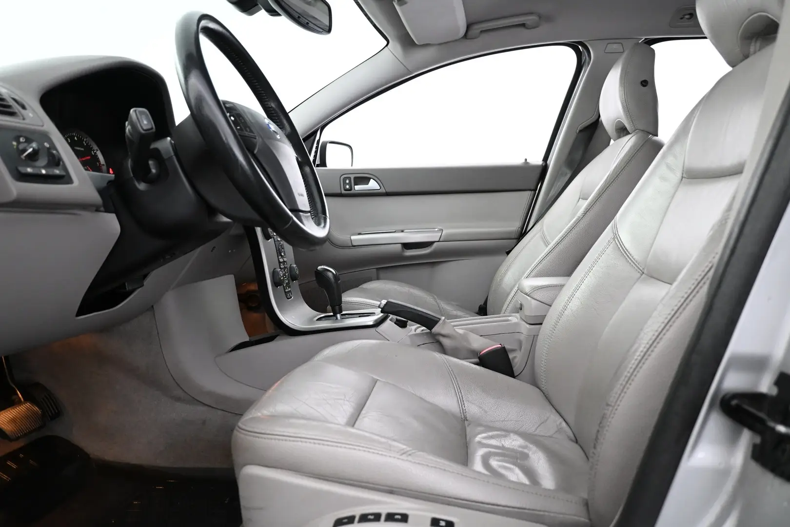 Car Image - 74ZtFqgHEAoKGPhB5L1fy6